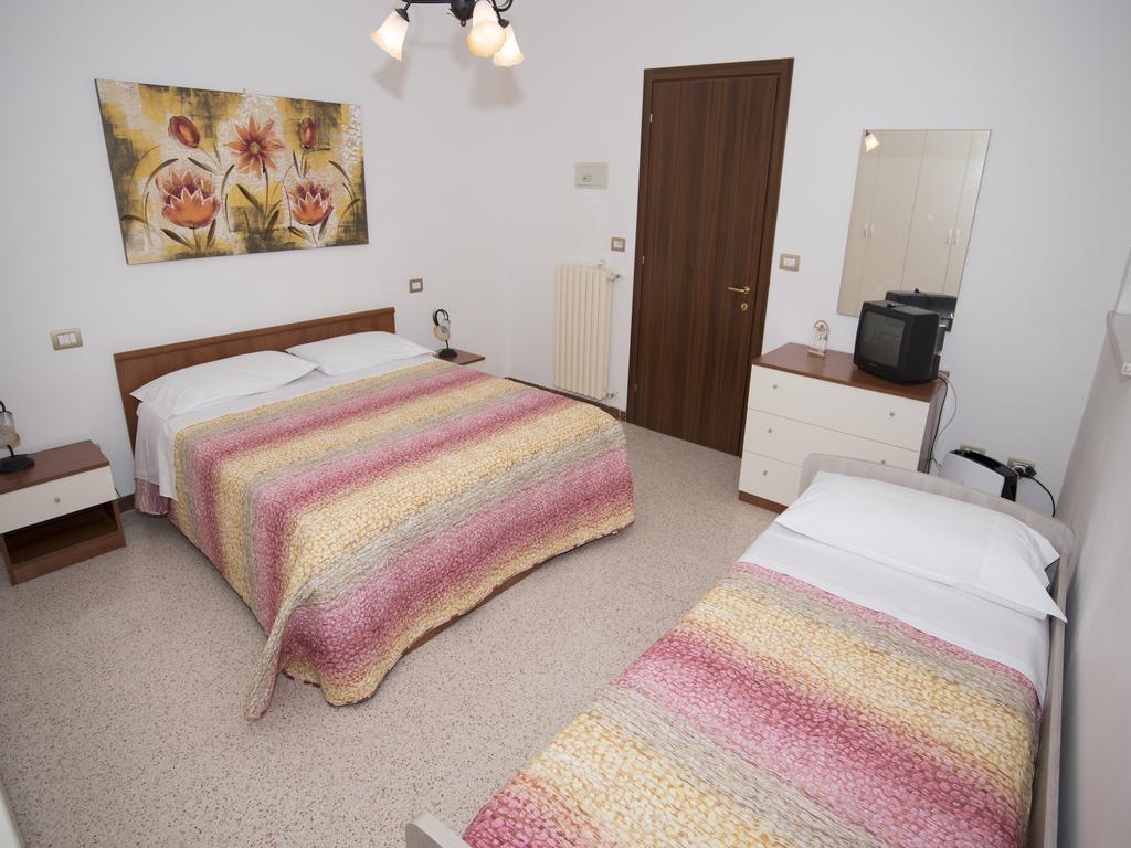 Ferienwohnung La Casa Di Tina Colonnella Zimmer foto