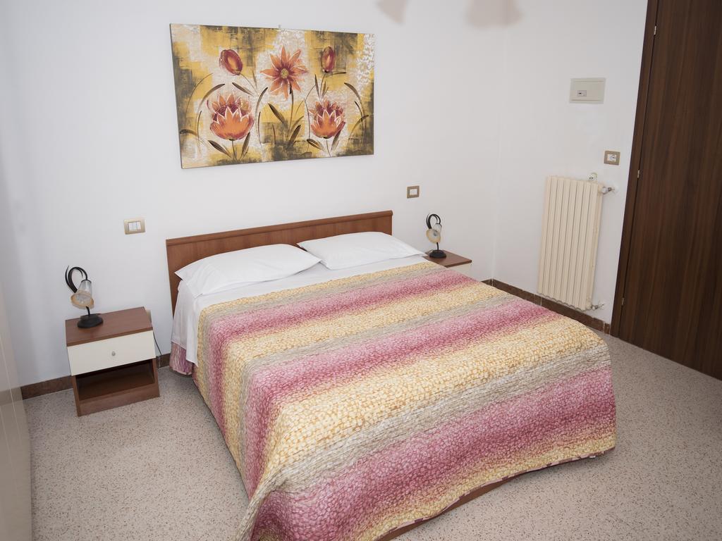 Ferienwohnung La Casa Di Tina Colonnella Zimmer foto