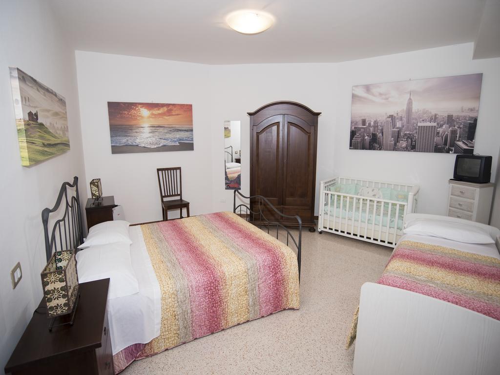 Ferienwohnung La Casa Di Tina Colonnella Zimmer foto